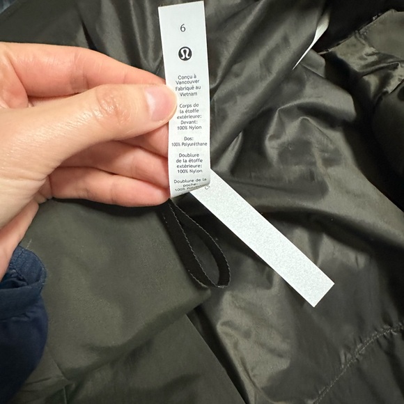 Lululemon Snow Warrior 3-in-1 Parka in Dark Olive, Size 6 - Picture 7 of 7